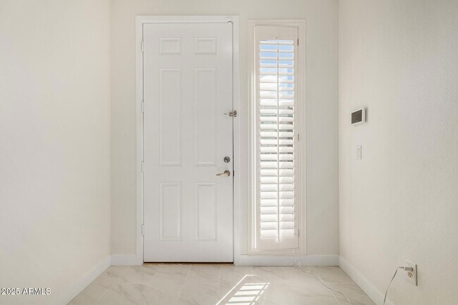 Foto del edificio - 6745 N 93RD Ave