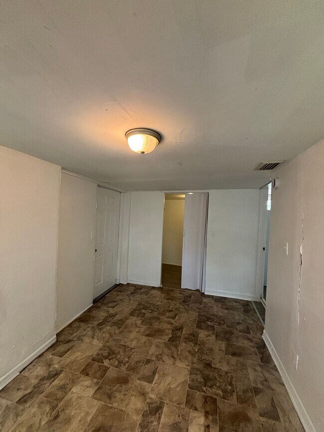 Foto del edificio - 8410 N Elmer St