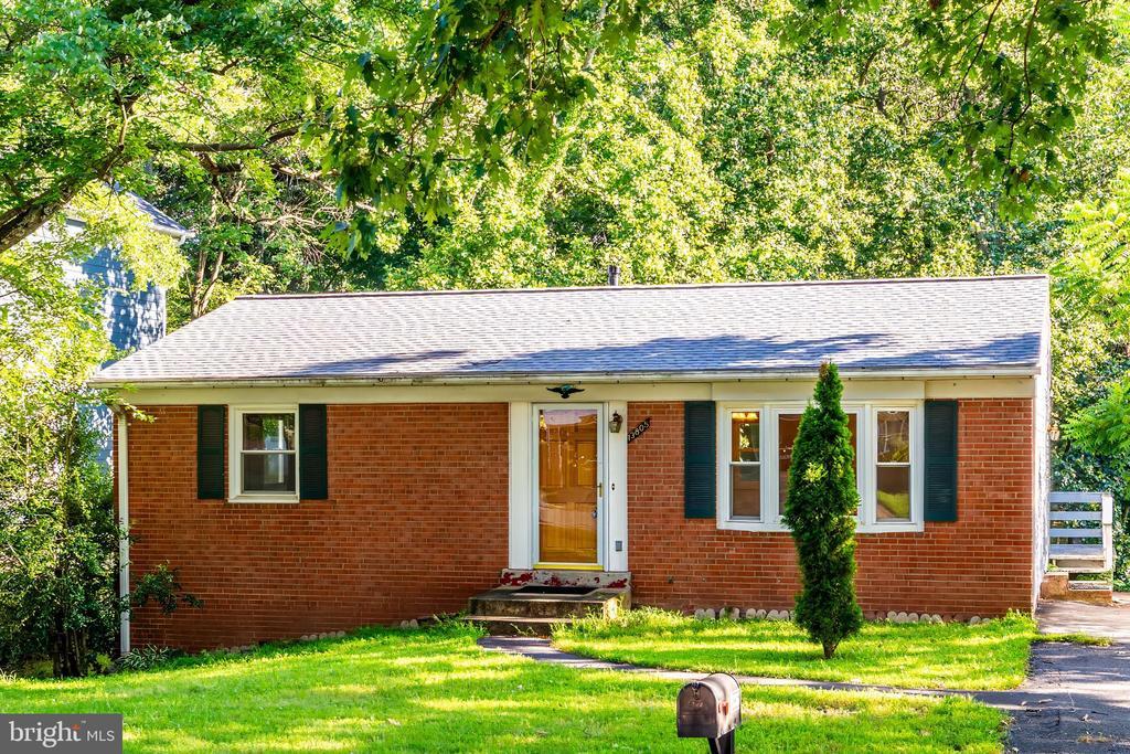 Primary Photo - 13805 Fulmer Dr