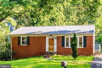 Building Photo - 13805 Fulmer Dr