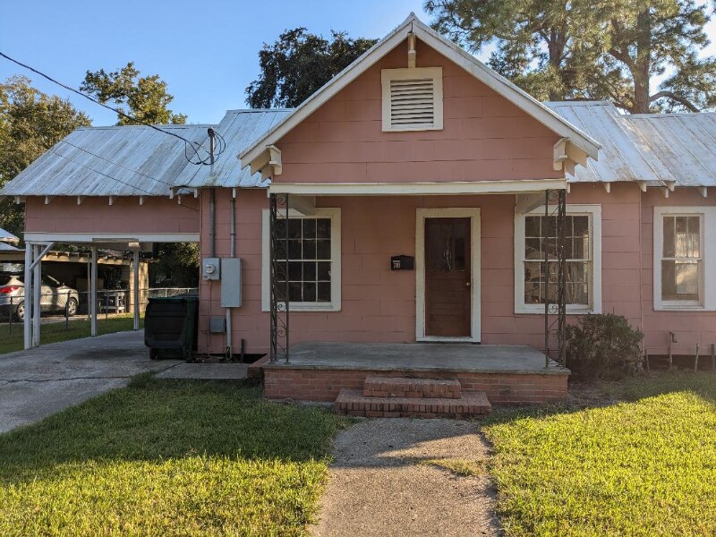 Primary Photo - 510 E Cedar St