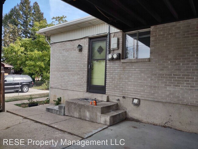 Building Photo - 2 br, 1 bath House - 383 W 5100 S