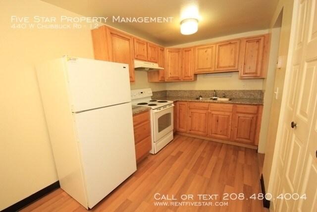 Building Photo - 440 W Chubbuck Rd
