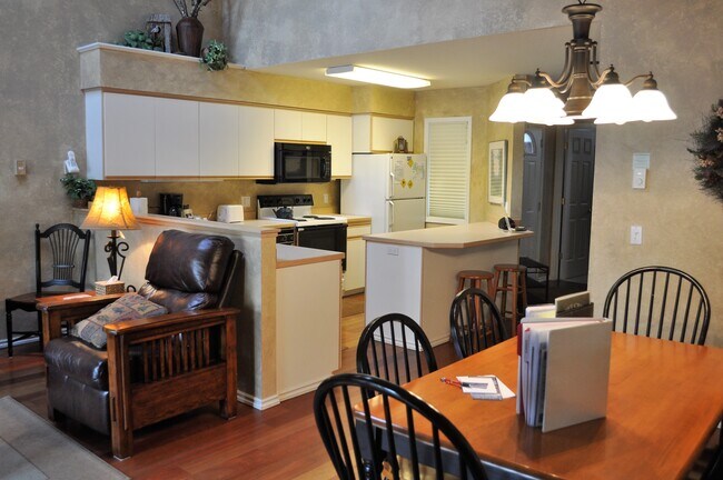 Foto del edificio - 1750 E Lakeshore Dr