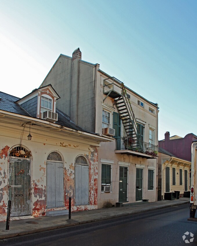 Foto del edificio - 1008-1010 Dauphine St