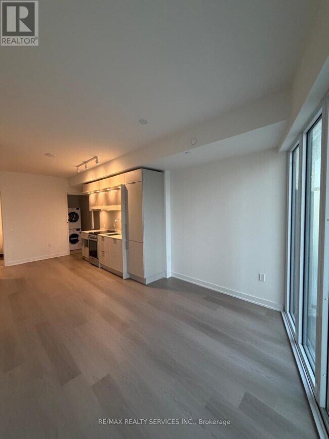 Photo du bâtiment - 448 Burnhamthorpe Rd W