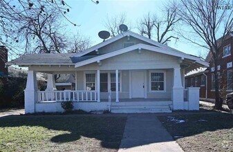 Building Photo - 1705 Pearl Ave