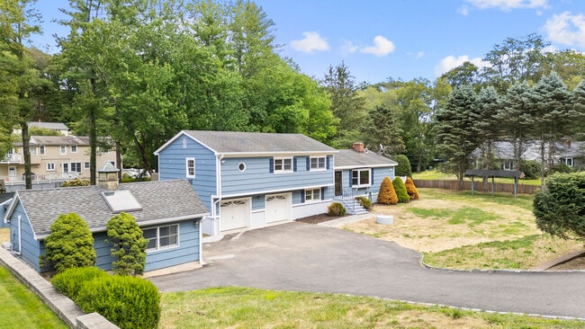 Building Photo - 3840 Black Rock Tpke