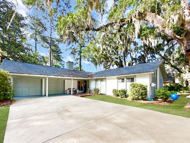 Foto del edificio - 490 Strathy Hall Dr