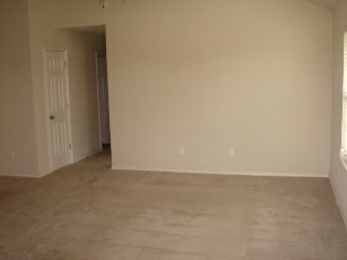 Building Photo - Charming Home - Moore Schools