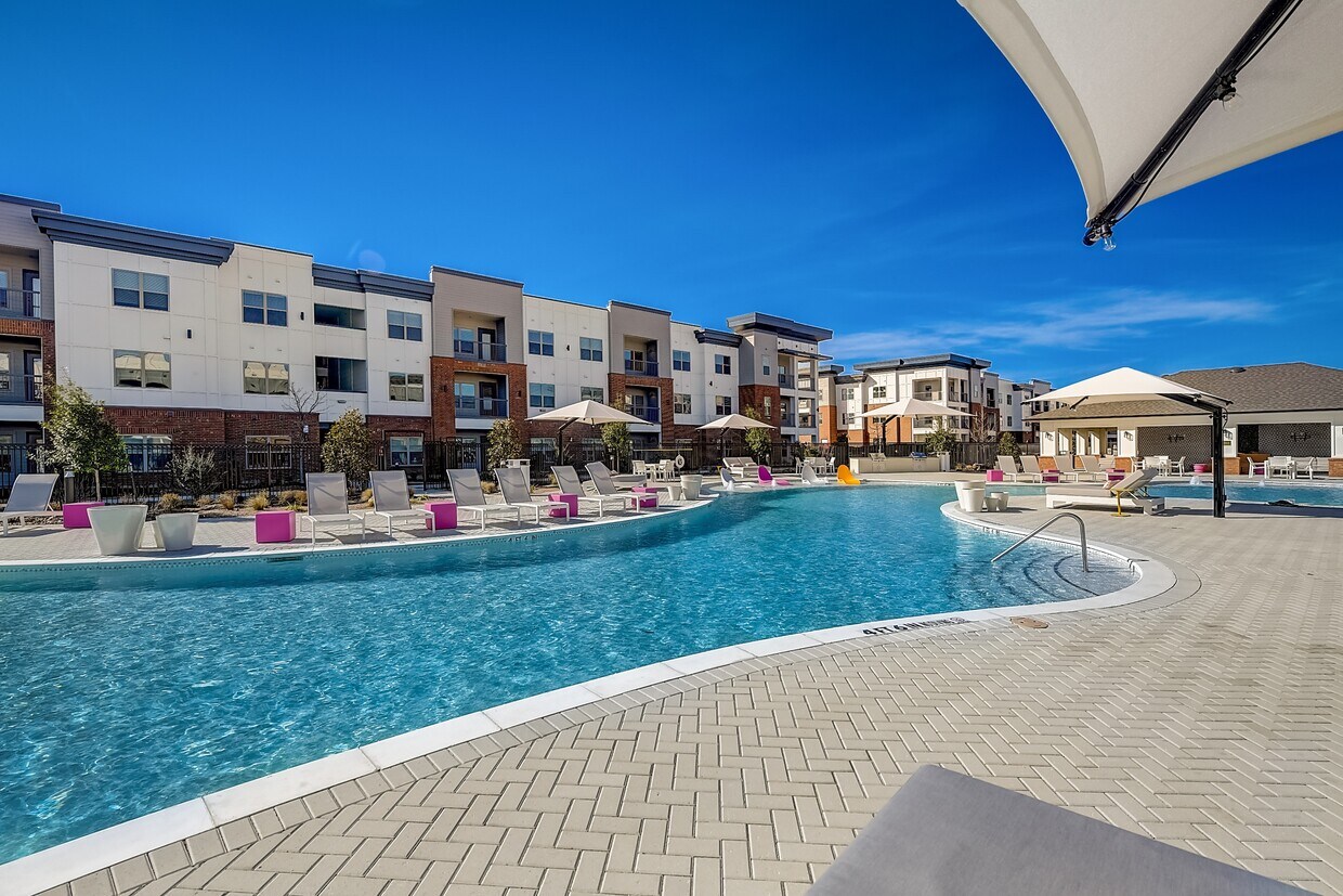 Sire Wellington Apartments in Haslet, TX