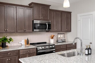 Building Photo - Tricon Trinity Falls