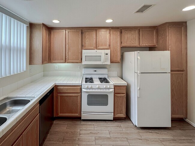 Foto del edificio - 2 BEDROOM 3 BATH HOME IN MER SOLEIL IN THE...