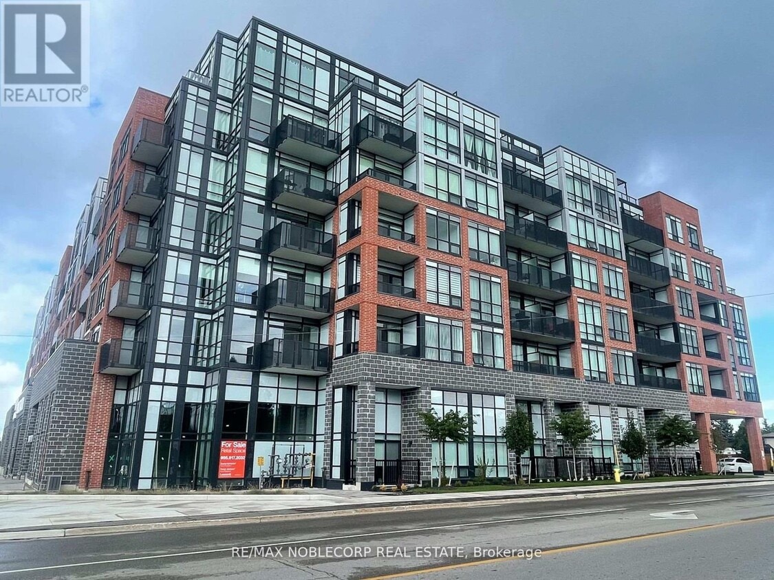 Primary Photo - 681 Yonge St