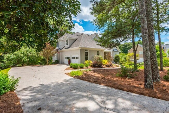 Building Photo - 1095 Devereux Chase