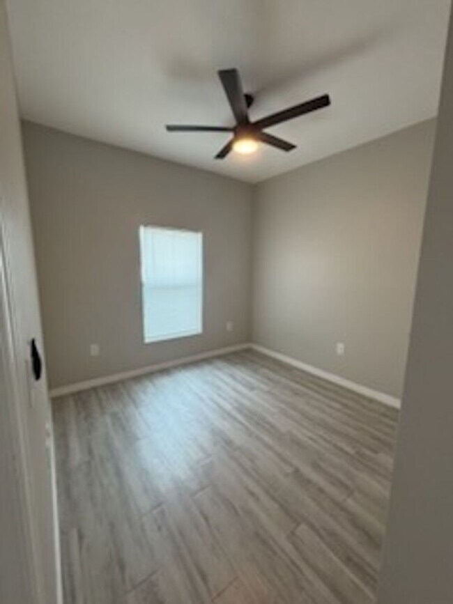 Foto del edificio - 2309 NE 15th Ln