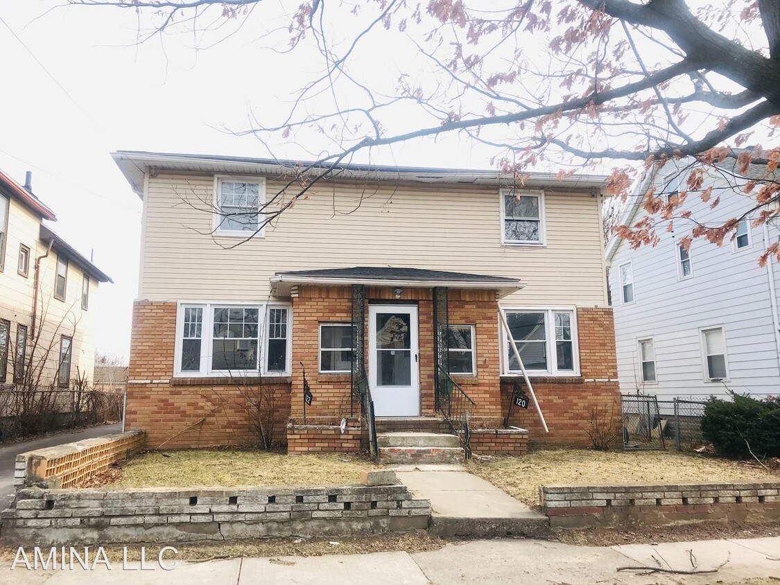 Primary Photo - 120-122 Independence St
