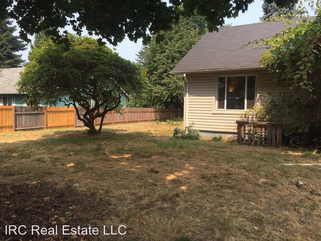 4319 NE Jarrett St, Portland, OR 97218 House for Rent in Portland, OR