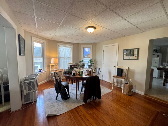 Foto del edificio - 1386A Beacon St