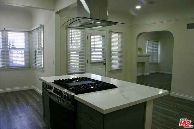 Foto del edificio - 4265 Garthwaite Ave