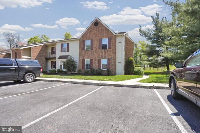 Foto del edificio - 325 Westridge Cir