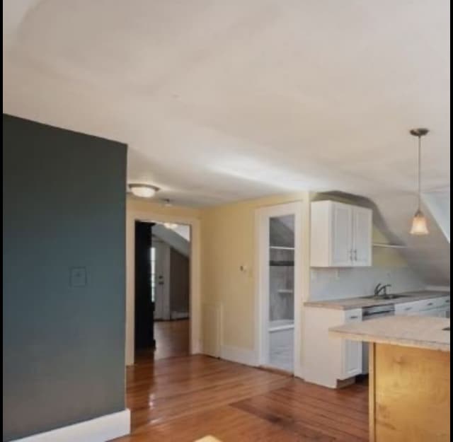 Primary Photo - 28 1/2 Grove St