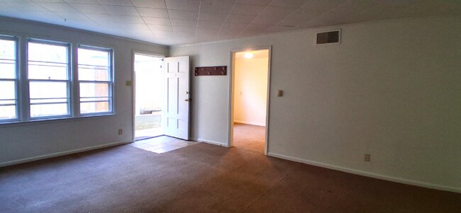 Building Photo - 404.5 S Kimball St