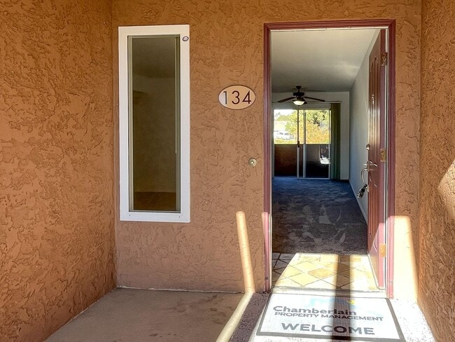 Building Photo - Charming 2 bedroom 2 bathroom Condo in Oce...