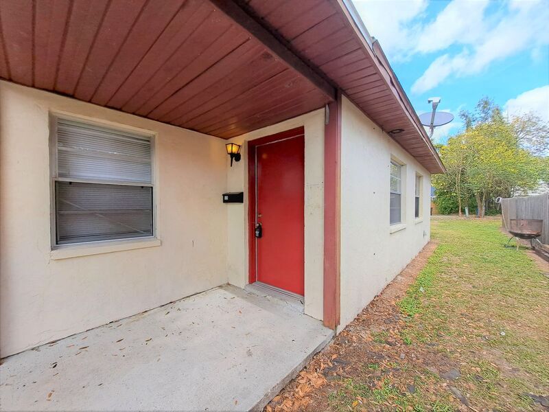 Foto principal - 325 W Belmar St
