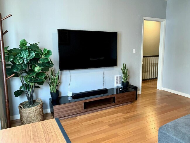 Foto del edificio - 764-768-768 Natoma St