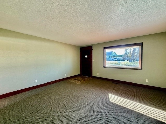 Living Room - 515 W Pine St