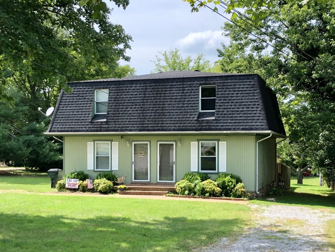 1140 E Main St, Gallatin, TN 37066 Townhome Rentals in Gallatin TN