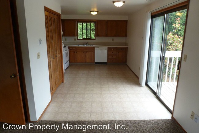 Building Photo - 2136-2142 Nomad Ct SE