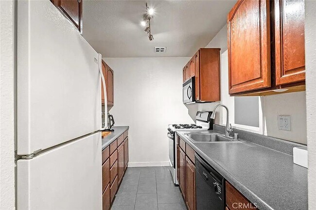 Foto del edificio - 1222 N Olive Dr