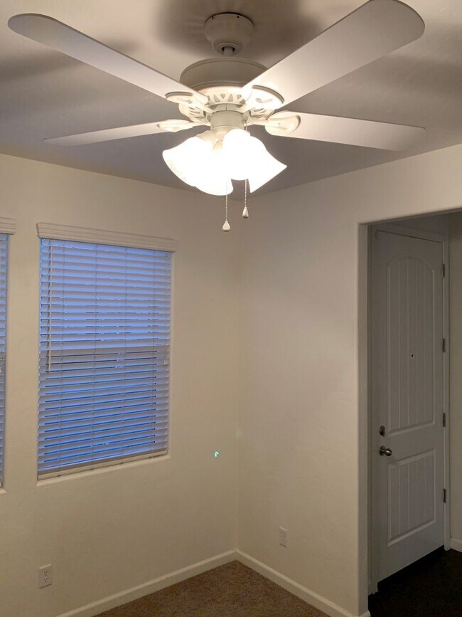 Building Photo - 3 Bedroom 2 1/2 Bath home in gated community