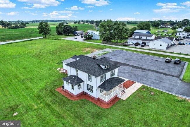 Foto del edificio - 4493 York Rd