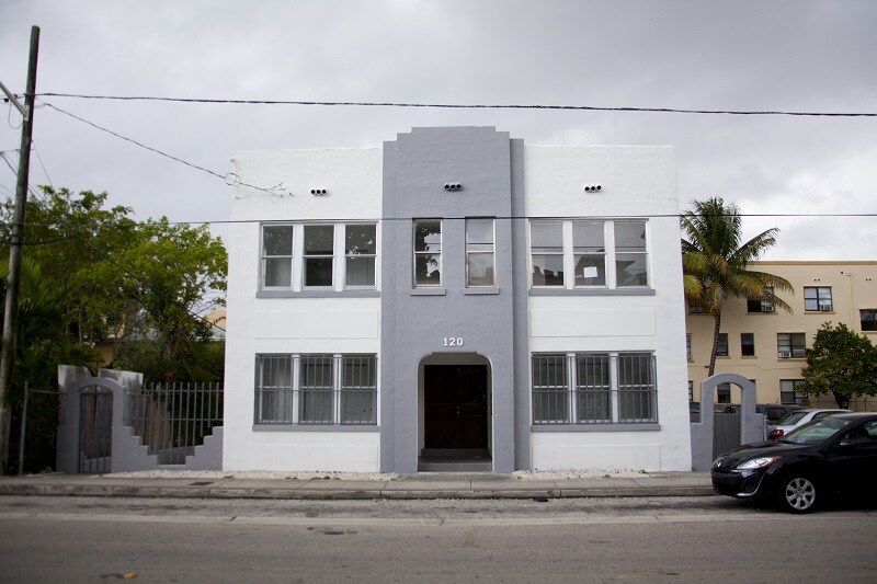 Primary Photo - 120 SW 5th Ave