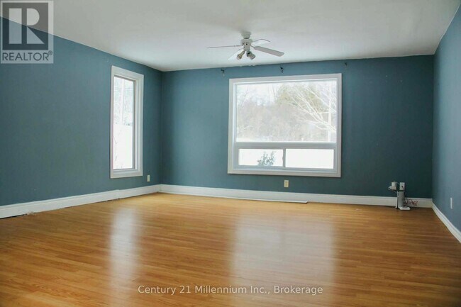 Building Photo - 124 Main St