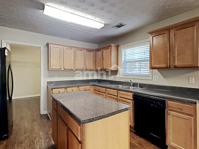 Building Photo - 1558 Great Shoals Cir
