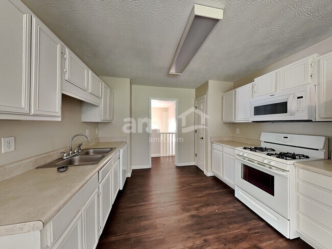 Building Photo - 2708 Horseshoe Creek Drive