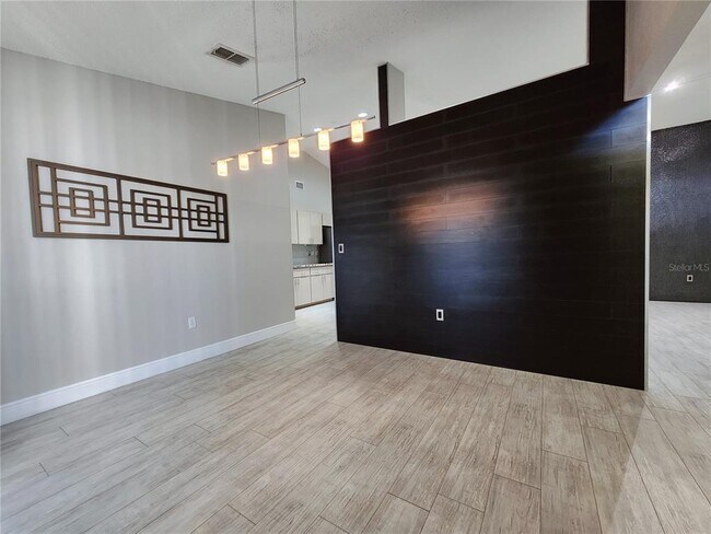 Foto del edificio - 1057 Summer Glen Dr