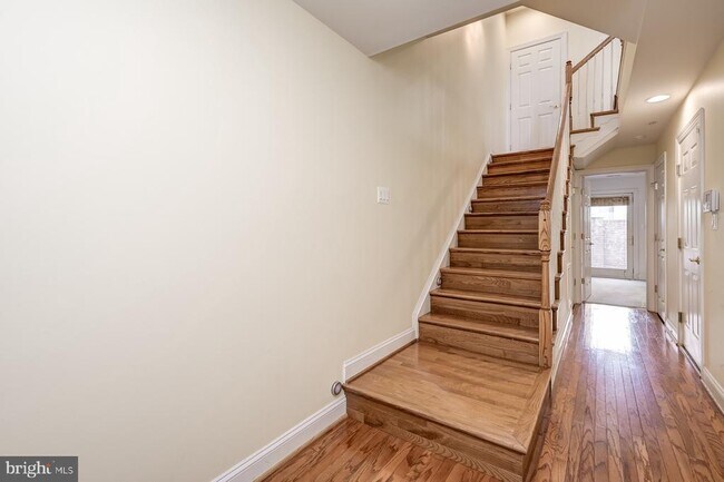 Foto del edificio - 1236 Harbor Island Walk