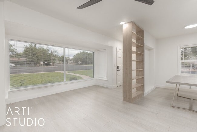 Building Photo - Newly Renovated 3 Bedroom, 2 Bathroom Home...