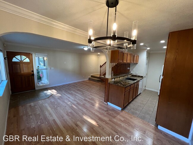 Building Photo - 2 br, 1 bath House - 6257 Longford Dr. #3