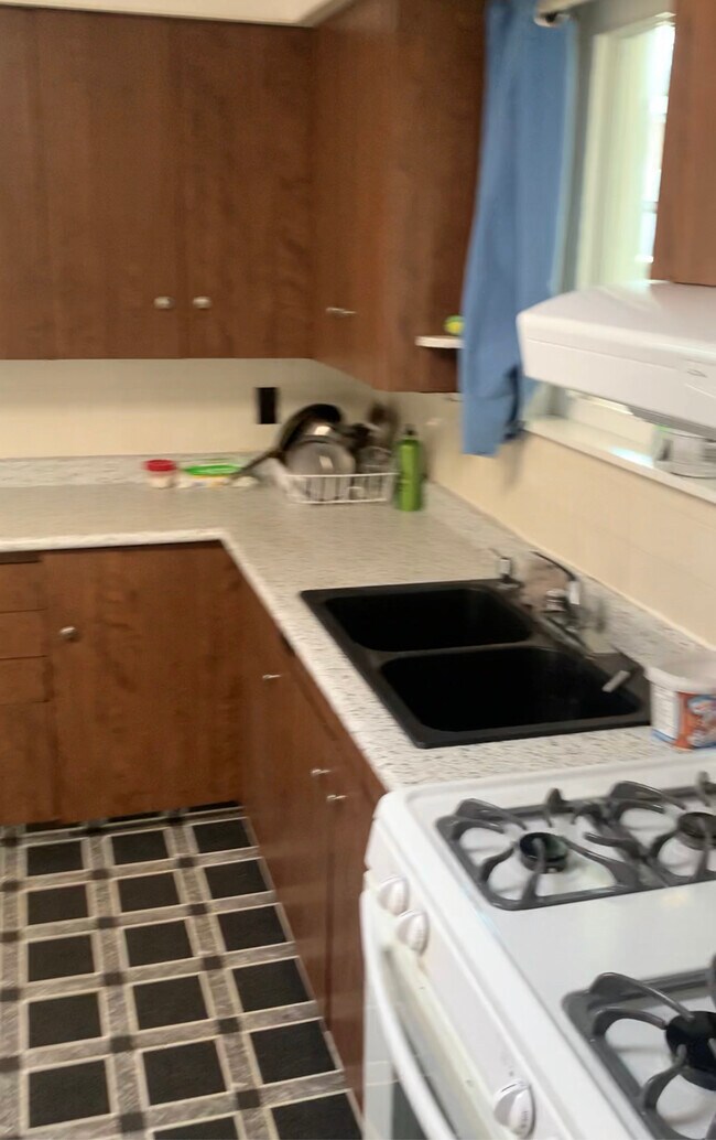 1004 Moyse Cres, Nanaimo, BC V9S 2G6 House for Rent in Nanaimo, BC