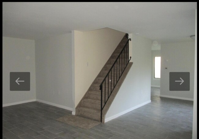 Building Photo - 1801 Laurel Rd