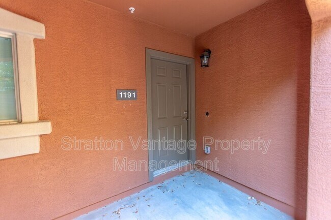 Building Photo - 240 W Juniper Ave
