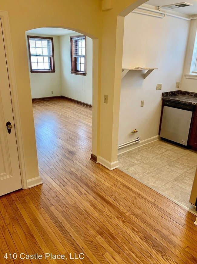 Foto del edificio - 410 Castle Pl