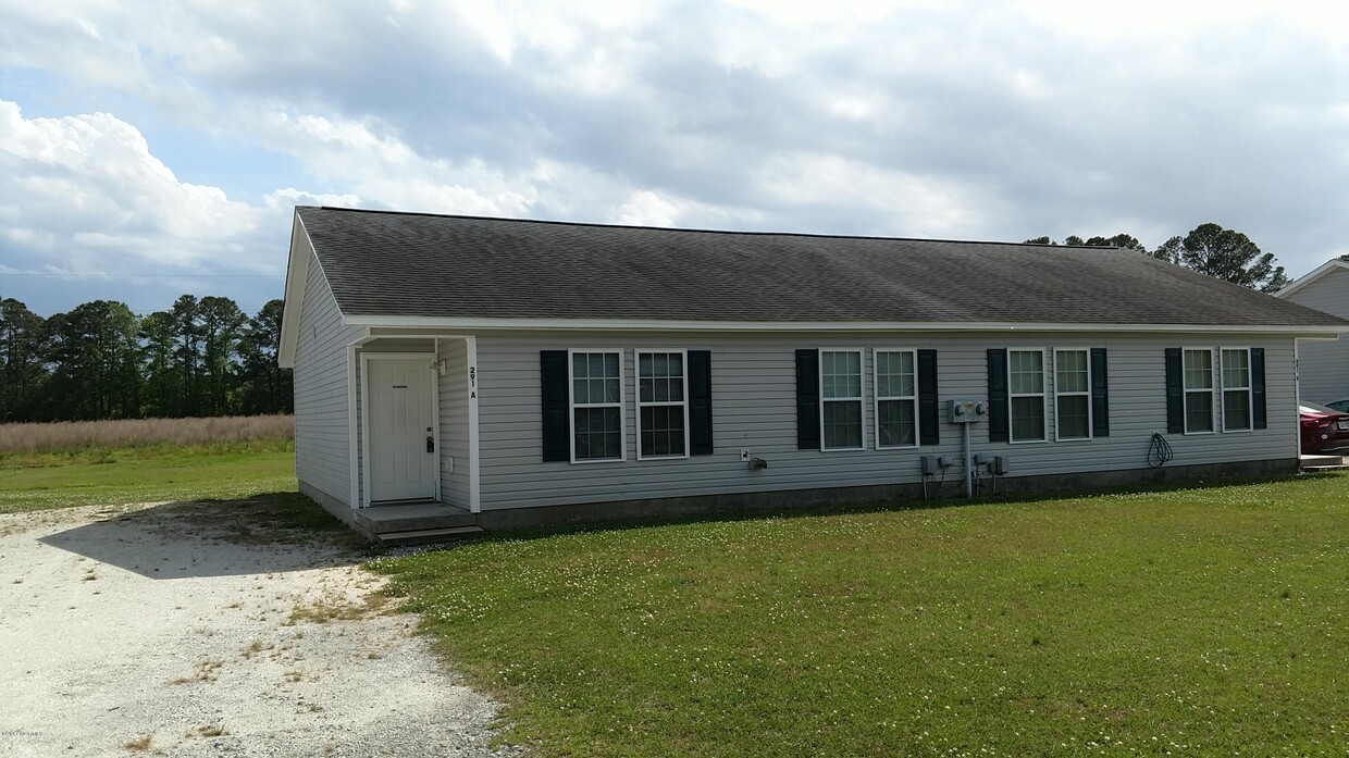 Primary Photo - 291 Golden Leaf Rd