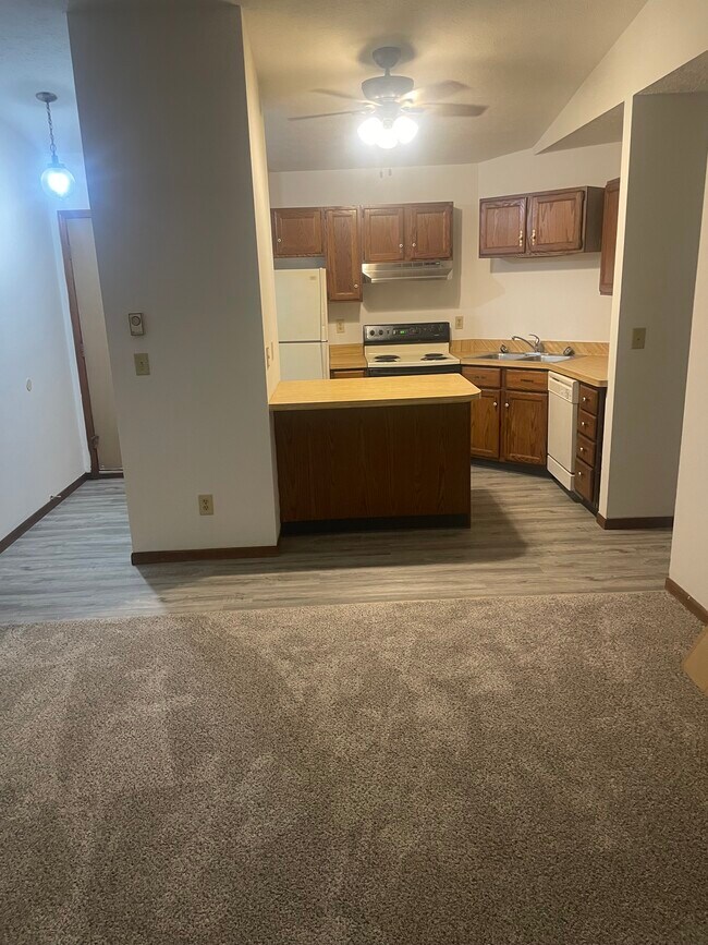 Building Photo - 4105 Applewood Ln